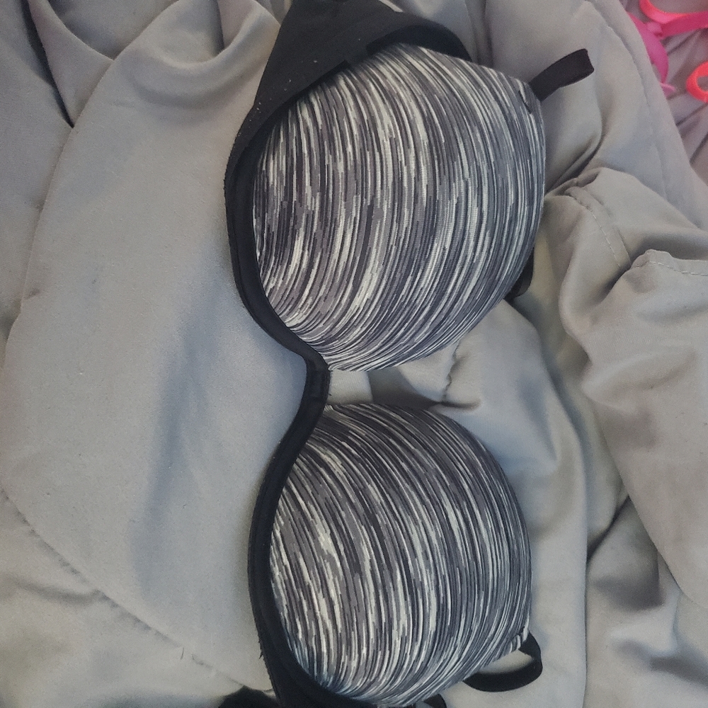 Victoria secret bombshell bra with adjustable straps